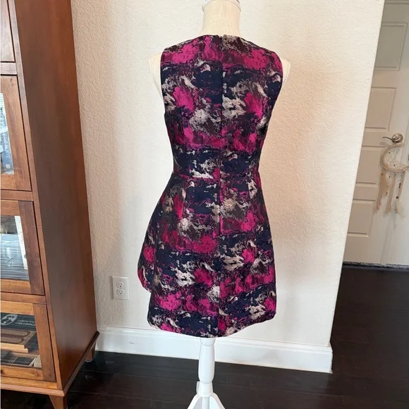 Vince Camuto Abstract Pink Navy and Silver Mini Dress - Picture 4 of 11